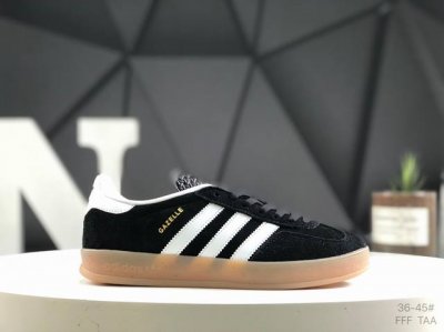 真标带半码阿迪达斯Adidas Originals Gazelle Indoor 德训系列 三叶草复古休闲运动板鞋 鞋面采用反绒革组合环保纤维革材质，外置Rb橡