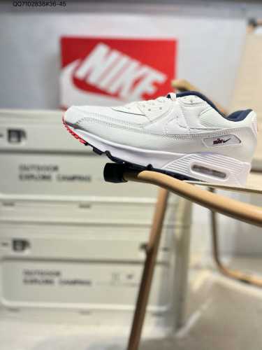 140 耐克Nike Air Max 90 经典复古小气垫缓震跑鞋 鞋面由皮和革织物打造，犀利的条线打造出酷劲十的足视觉效果 网布鞋增面强透气性，穿着为极舒适