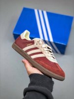 260支持放店 Adidas三叶草 Samba 低帮德训板鞋/灰红 酒红尺码：35 36 36.5 37 38 38.5 39 40 40.5 41 42 42