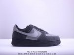 真标耐克Nike Air Force 1 Low 空军一号 低帮百搭休闲运动板鞋。柔软、弹性十足的缓震性能和出色的中底设计，横跨复古与现代的外型结合，造就出风靡