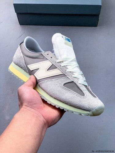 new Balance Nb 471系列新款复古时尚 透气生活休闲鞋 new Balance 471鞋款以经典的320鞋款为灵感 采用纤细鞋楦设计 打造出更加贴