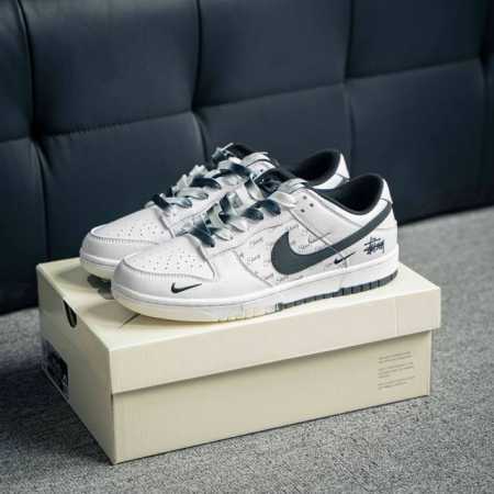 Nike Dunk 全套原楦原模倾力打造完美版型 独家原厂航空铝磨具打磨大底 鞋头坡度极致还原 无解鞋型 原盒原配 圈内天花板工艺 原厂冲刀 超高清洁度 全鞋零 - 点击图像关闭
