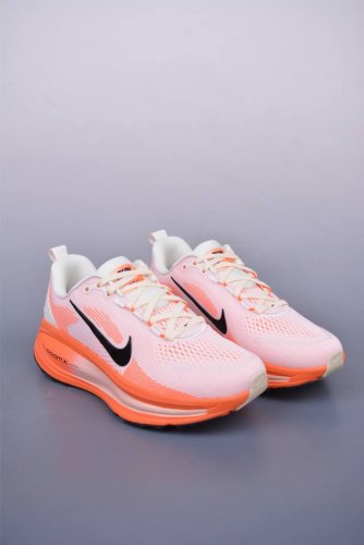 Nike Air Zoom Vomero 18 全新科技提前原鞋开发 运动跑鞋 区别市面真标版本 必定是官方强力主推款式，真正的Zoom缓震科技嵌入如假包退 ，
