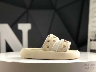 fila斐乐 Donut 摩登系列 厚底休闲防滑一字 拖鞋 货号:F12W22 3Ags 尺码:35.5-39 ka