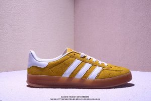 Originals Gazelle Indoor 德训系列 三叶草复古休闲运动板鞋 原装公司级 鞋面采用反绒革组合环保纤维革材质，外置Rb橡胶大底，耐磨不打滑。
