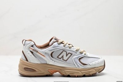 公司级新百伦 Nb530 New Balance 530 复跑古鞋Nb530这鞋双确实是Nb家经复典古款式之一，以全科新技诠释，成打功造530鞋款。鞋面保在持5