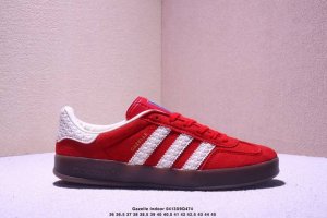 Originals Gazelle Indoor 德训系列 三叶草复古休闲运动板鞋 原装公司级 鞋面采用反绒革组合环保纤维革材质，外置Rb橡胶大底，耐磨不打滑。