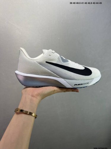 公司级耐克Nike Air Zoom Rival Fly 4超弹透气轻量跑步鞋鞋款搭载 Flyknit 材料 出众弹性 易于穿脱 采用React技术 轻盈耐 跑