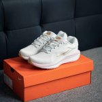 Nike Air Winflo 11 耐克专业跑步鞋 原底科技 同步原版 脚感堪比boost 货号：Hm3733 361 尺码：36 36.5 37.5 38