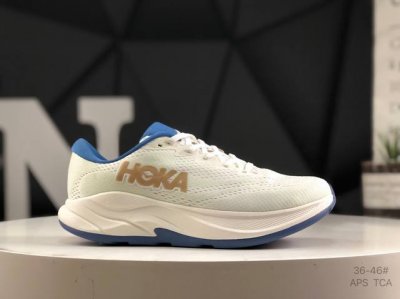公司级带半码小红书推荐 Hoka M Rincon 4全新配色 这个品牌来自于新西兰的毛利语，Hoka表示大地，One One表示飞越，连起来就是飞越地平线，O