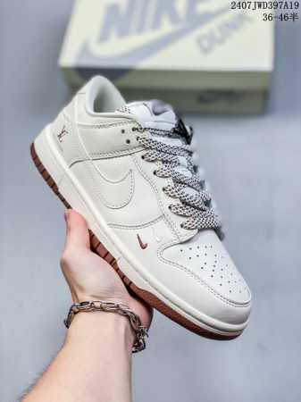 公司带半码 耐克nike Sb Dunk Low 扣篮系列复古低帮休闲运动滑板板鞋。采用脚感柔软舒适zoomair气垫，有效吸收滑板等极限运动在落地时带来的冲击 - 点击图像关闭