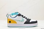真标耐克 Nike Court Borough Low 2低帮百搭透气休闲运动板鞋，经典耐用的设计，兼顾舒适脚感和出众风范，演绎匠心之作。结构性的支撑贴合感结合