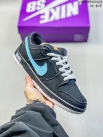 公司级耐克Nike Dunk Low 板鞋 Sb系列 经典百搭休闲运动板鞋加厚鞋舌的填充，使舒适性大大提升，同时也更方便穿脱中底部分则加入了脚感柔软舒适Zoom