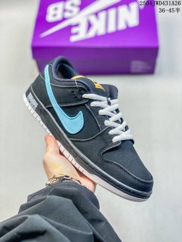 公司级耐克Nike Dunk Low 板鞋 Sb系列 经典百搭休闲运动板鞋加厚鞋舌的填充，使舒适性大大提升，同时也更方便穿脱中底部分则加入了脚感柔软舒适Zoom