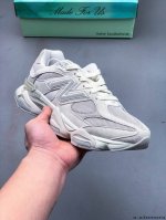 250 new Balance 又带来了新鞋型 9060 ，并且是与芝加哥街头品牌 Joe Freshgoods 的联名款。鞋身主体采用了类似 990 系列的设