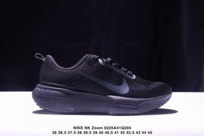 Nk Zoom X Invincible Run Fk 3 全新配色 马拉松机能风格运动鞋 鞋款搭载柔软泡绵，在运动中为你塑就缓震脚感。设计灵感源自日常跑步者，