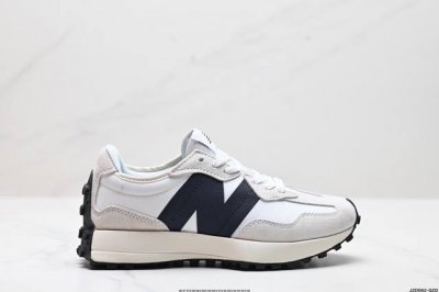 公司级new Balance Ms327 复古休闲运动慢跑鞋 以更纯粹的复古风格设计打造的全新造型 侧身还以解构设计 将 N 字标志以做旧压花样式呈现 官方货号