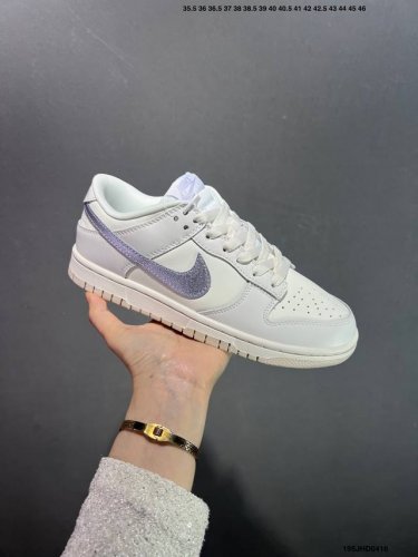 公司级耐克 Nike Sb Dunk Low 扣篮系列 复古低帮休闲运动滑板板鞋。采用脚感柔软舒适Zoomair气垫，有效吸收滑板等极限运动在落地时带来的冲击力