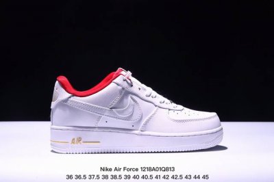 真标耐克nike Air Force 7空军一号低帮百搭休闲运动板鞋。柔软、弹性十足的缓震性能和出色的中底设计，横跨复古与现代的外型结合，造就出风靡全球三十多年