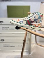 广东原产# Gucci 古驰 男女鞋采用拼接透气纯棉布鞋面材质，外置耐磨橡胶隔色大底倪妮.杨幂.鹿晗.刘宪华.丁禹兮群星Ins及小红书穿搭爆款Disney X