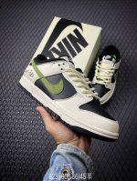 b 公司级nike Dunk Low 米绿 麻绳 此款主张打破传统的工业化流水线设计限制，以made By Ideas的超级创意为理念，集结众多潮流设计师，结合