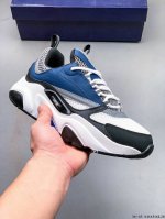 迪奥Dior 今年最新款男鞋，香港-专柜同步 全品相 顶级进口材料，极为亲肤舒适 摸上去非常的细腻 ，版型上很正！ 0416316L28