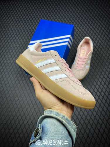 b 公司级adidas Originals Gazelle Indoor 三叶草休闲防滑耐磨低帮板鞋 鞋头出色设计 塑就出众贴合感 稳固的后跟贴合足部曲线设计