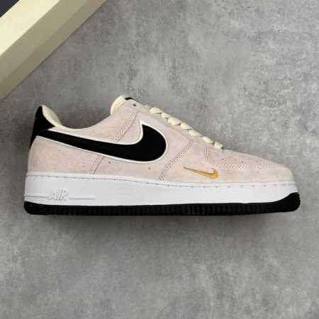 本地 核心私 Nike Air Force 1 Low 耐克 空军一号 低帮 灰黑 休闲运动板鞋 鞋身整体采用灰色麂皮搭配灰色框架覆盖层，设计独特且充满时尚感； - 点击图像关闭