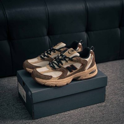 210 核心私 新百伦 Nb530 New Balance 530 复跑古鞋 厚底老爹鞋 缓震运动慢跑鞋。Nb530这鞋双确实是Nb家经复典古款式之一，以全科新