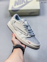 海外爆款限量发售！Travis Scott X Fragment Design X Jordan Air Jordan 1 Low Og Sp “暴力熊联名 卡