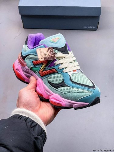 180 New Balance 又带来了新鞋型 9060 ，并且是与芝加哥街头品牌 Joe Freshgoods 的联名款。鞋身主体采用了类似 990 系列的设
