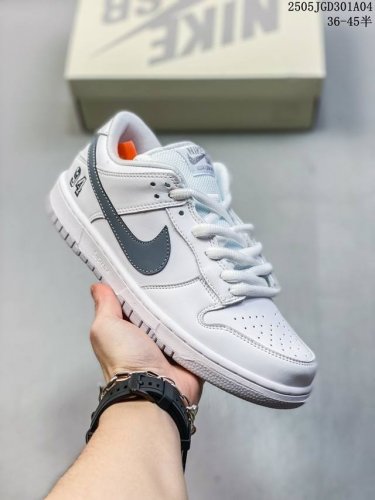 真标 耐克 Nike Sb Dunk Low Pro 男女同款运动鞋复古板鞋。采用柔软皮革鞋面，经久耐穿，塑就如元年款 Dunk 般的复古质感。鞋头透气孔，搭配