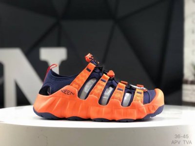 Keen 科恩 运动 凉鞋，源自美国的户外休闲鞋品牌，以创新、高品质、高科技以及舒适著称。其独特的设计，完美融合了功能性与时尚感。宽楦鞋头给予脚趾充分活动空间，