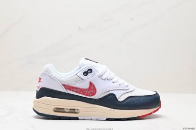 公司级nike Air Max 1 Air Max 气垫 全新配色 鞋身材质均选择皮革、织物、麂皮多种材质覆盖，保证质感的前提下，层次感也相当不错。细节方面，除
