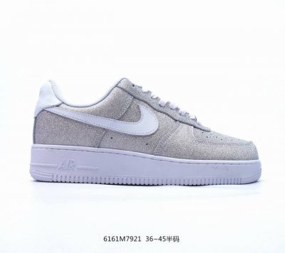 Nike Air Force 1 Low 原楦头原纸板 打造纯正空军版型专注外贸渠道 全掌内置蜂窝气垫 原盒配件 原厂中底钢印、拉帮完美 官方货号：Cw2288