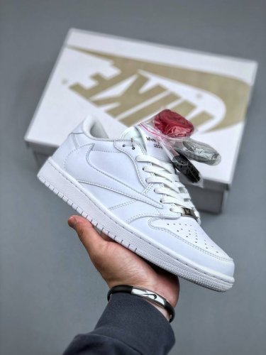 Travis Scott X Fragment X Air Jordan 1 Low Ts联名倒勾低帮板鞋 Dm7866-292 错版灵感来源于洛杉矶球鞋店铺收