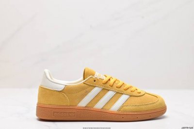 公司级adidas Handball Spezial 阿迪达斯经典款 复古休闲板鞋 全鞋采用反毛皮制作 牛筋耐磨大底 承载青春情怀的板鞋 经典三条杠装饰鞋侧 品