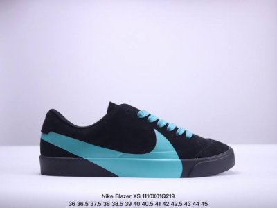 Nike Blazer XS 百搭单品 Nike 在8、90年代大勾耐克推出的篮球鞋款除了经典的 Air Force 1 与 Dunk 之外，Blazer 也是