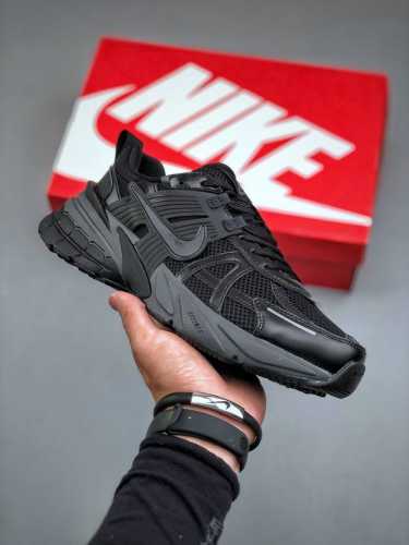 Nike Wmns V2K Runtekk Low”Pink Metallic“复古潮系列未来复古老爹风百搭休闲运动慢跑鞋原楦原纸版开发版型，采用太空革组合呼吸