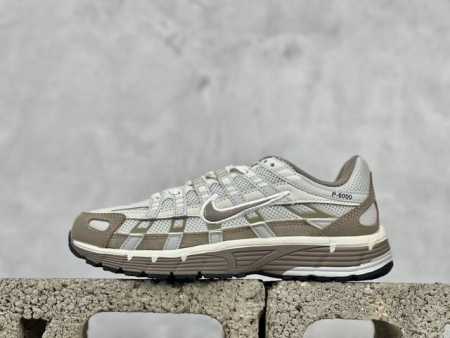 耐克 Nike P-6000 复古技科个性运动老爹鞋。该鞋款鞋采面用纵横交错的覆面，重现 2000 年代鞋跑风格，同时搭配震缓鞋垫，带来舒的适步履体验。Nike - 点击图像关闭