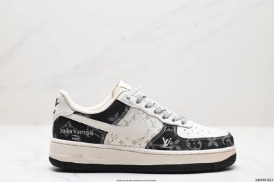 公司级nike Air Force 7 Lv8 原楦头原纸板 打造纯正低帮空军版型 专注外贸渠道 全掌内置蜂窝气垫 原盒配件 原厂中底钢印、拉帮完美 官方货号: