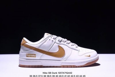 耐克nike Sb Dunk Low Sb 扣篮系列复古低帮休闲运动滑板板鞋。采用脚感柔软舒适zoomair气垫，有效吸 收滑板等极限运动在落地时带来的冲击力，