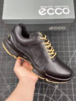 Ecco 2024爱步 15周年经典 百搭休闲老爹鞋 #经典和现代工艺品质融合 精选小牛皮面料 舒适性相当不错 版型楦型非常到位上脚 专柜热销款 独有鞋型设计
