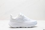公司级小红书推荐Hoka M Clifton 10 全新配色 这个品牌来自于新西兰的毛利语，Hoka表示大地，One One表示飞越，连起来就是飞越地平线，On