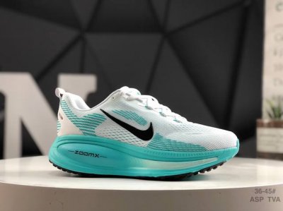 180 真标带半码耐克 Nike Vomero 18 舒适减震防滑 低帮跑步鞋 全掌Reactx泡绵中底 前掌和后跟还配备了Air Zoom气垫单元 据说跑起来