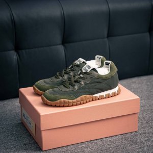 核心私 Miumiu 25Ss Tyre系列春夏新款 饼干鞋 阿甘鞋休闲运动鞋Miumiu最新爆款 前卫大胆的设计，风格融于此款厚底帆布运动鞋的简约线条，别致徽