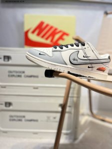 Nike Sb Dunk Low“斯图西联名” 周年高端定制 低帮休闲板鞋 定制鞋盒 超高清洁度 皮料切割干净无任何毛边 细节完美Zh2598 As766165