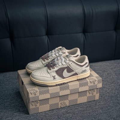 核心私 Nike Dunk 全套原楦原模倾力打造完美版型 独家原厂航空铝磨具打磨大底 鞋头坡度极致还原 无解鞋型 原盒原配 圈内天花板工艺 原厂冲刀 超高清洁度