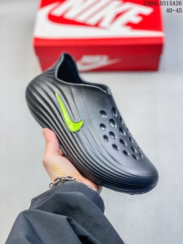 Nike Reactx Rejuven8男子凉鞋采用质感柔软且出众回弹的 Reactx泡绵，缔造非凡舒适的日常穿着体验，助你保持活力。鞋面透气孔设计，营造出色透