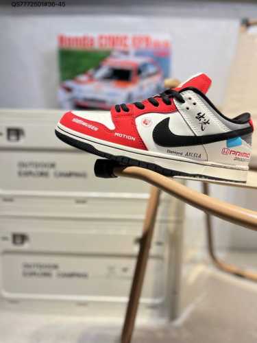 耐克Nike Dunk Low 板鞋Sb系列经典百搭休闲运动板鞋加厚鞋舌的填充，使舒适性大大提升，同时也更方便穿脱中底部分则加入了脚感柔软舒适Zoomair气垫